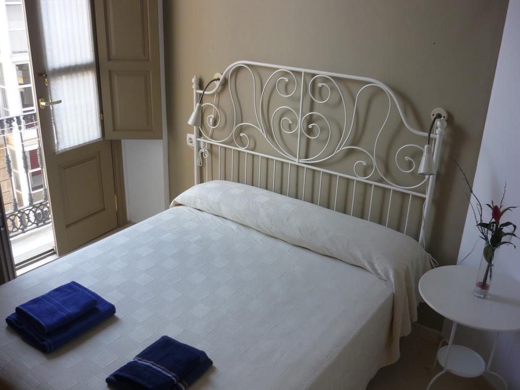 Malama Apartamentos Turisticos Μάλαγα Δωμάτιο φωτογραφία